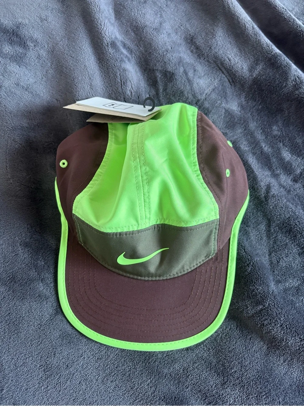 Nike Men’s Brown & Neon Green Running Cap